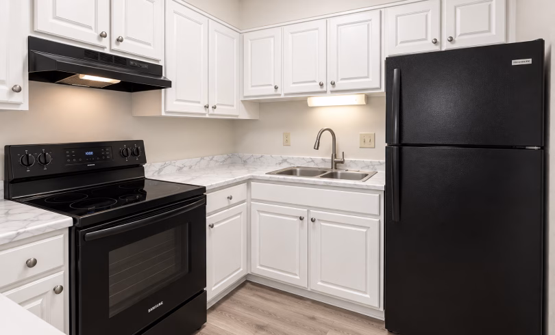 Heath St 1 bed kitchen 2